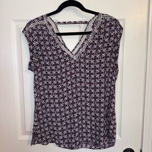 DR2 Navy and White V-Neck Blouse